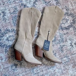 Tan Vince Camuto boots. 9.5 wide calf